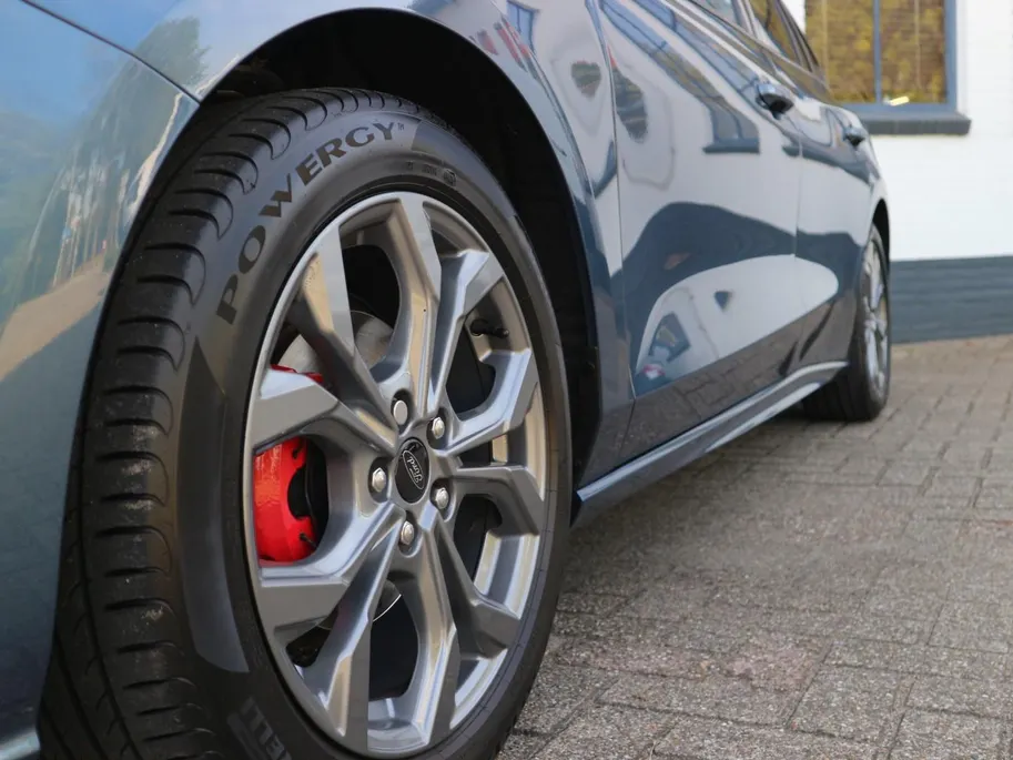 Ford Focus Wagon 1.0 EcoBoost Hybrid ST Line X 155 PK | Elektrische Trekhaak | Winterpack | Design Pack | NL Auto |