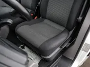 Volkswagen Bedrijfswagens Transporter 2.0 TDI 150pk DSG L1H1 28 · Apple/Android Car Play · Afneembare Trekhaak · Cruise Control · Airco · Navigatie · Parkeersensoren ·