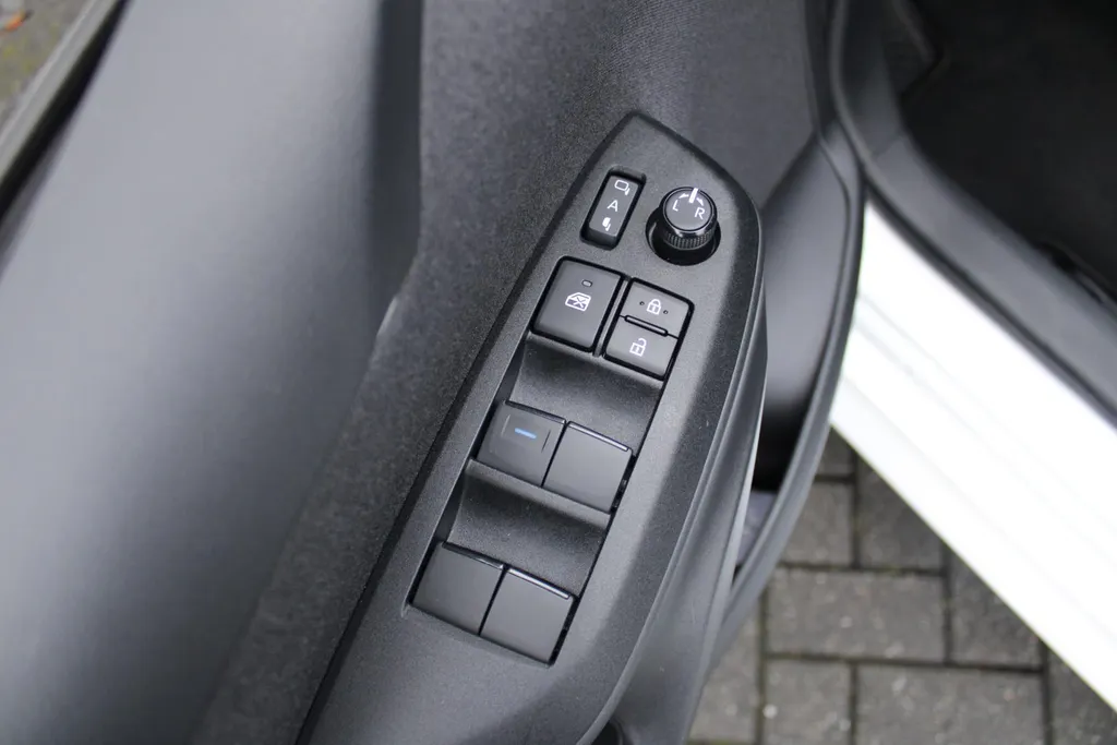 Mazda 2 Hybrid 1.5 Agile Comfort pakket | Airco | Cruise | Apple Carplay | Android Auto | Camera | 15' LM |