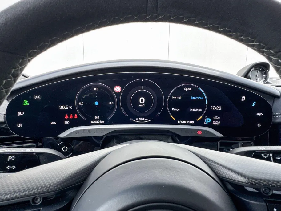 Porsche Taycan Sport Turismo GTS 93 kWh