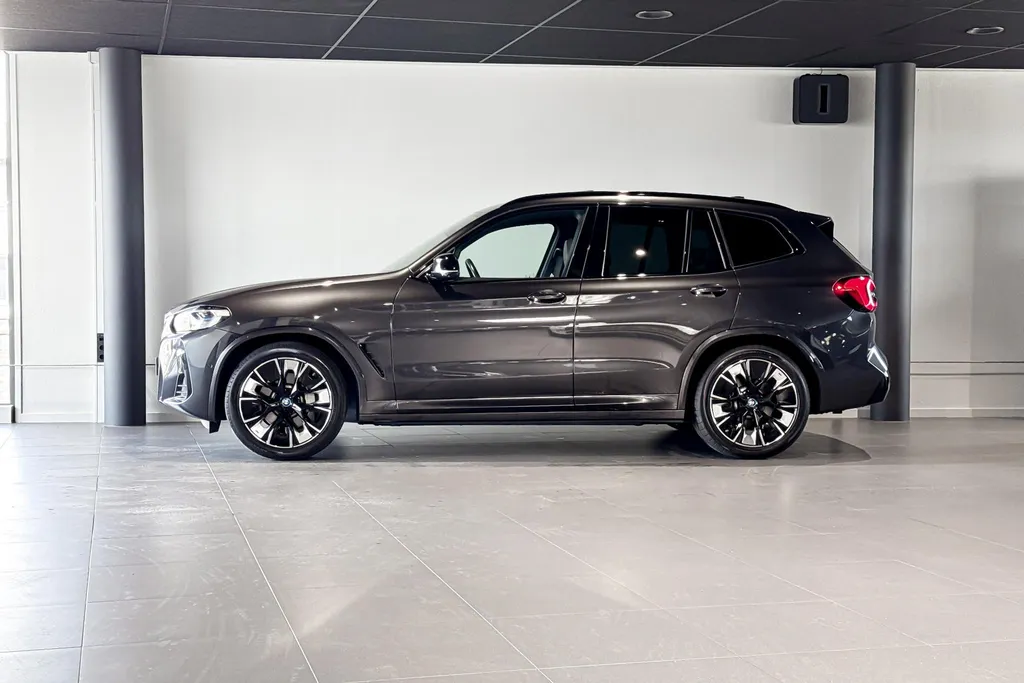 BMW iX3 High Executive