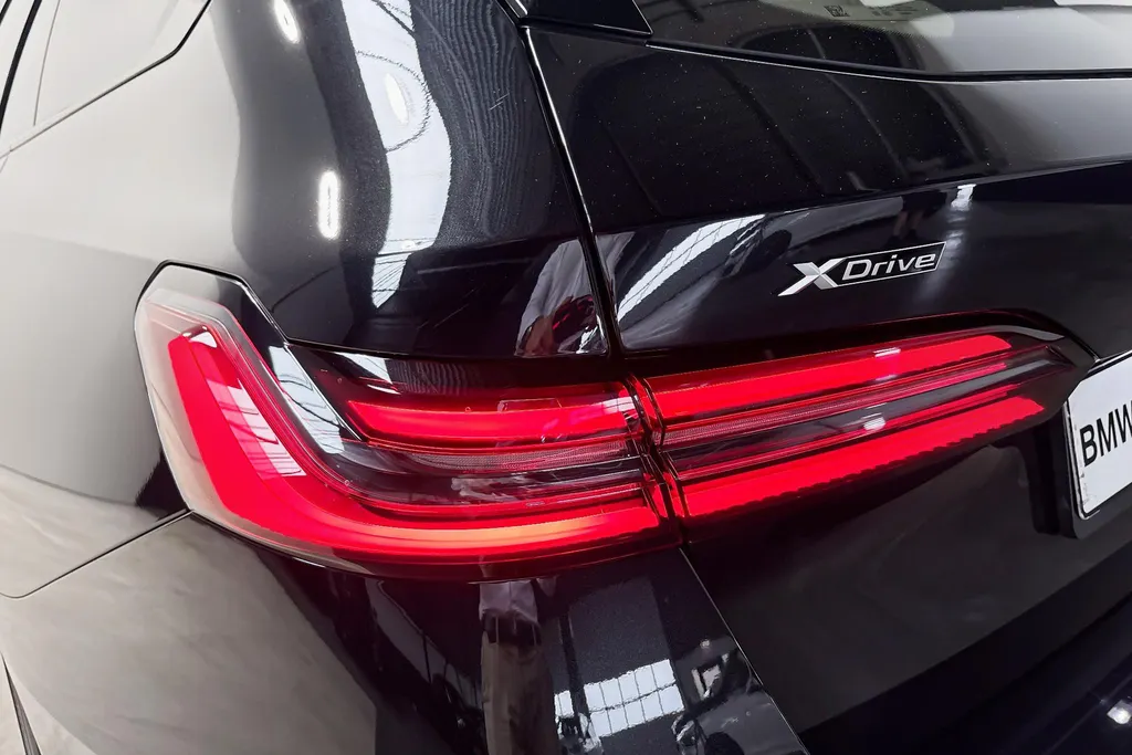 BMW 5 Serie Touring 550e xDrive