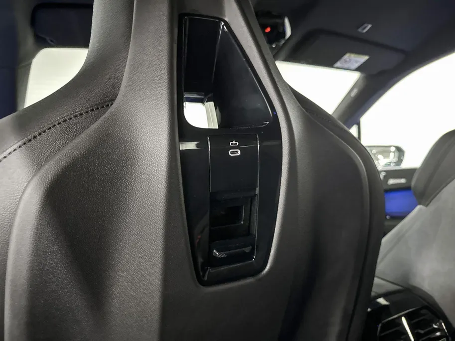 BMW iX xDrive60
