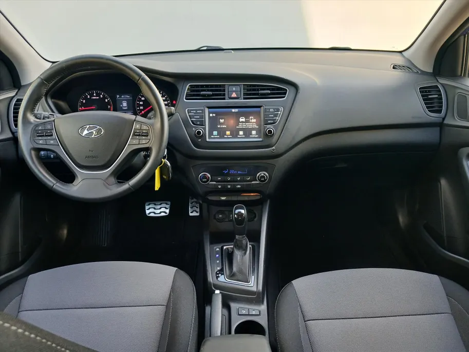 Hyundai i20 1.0 T-GDI 100PK Automaat Comfort / Carplay / Climate en Cruisecontrol! / UNIEK!