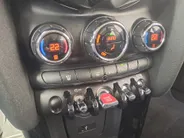 MINI 5-Deurs 1.5 Cooper Camden Edition | Navi | Sensoren | Cruise | DAB | Apple Carplay/Android Auto