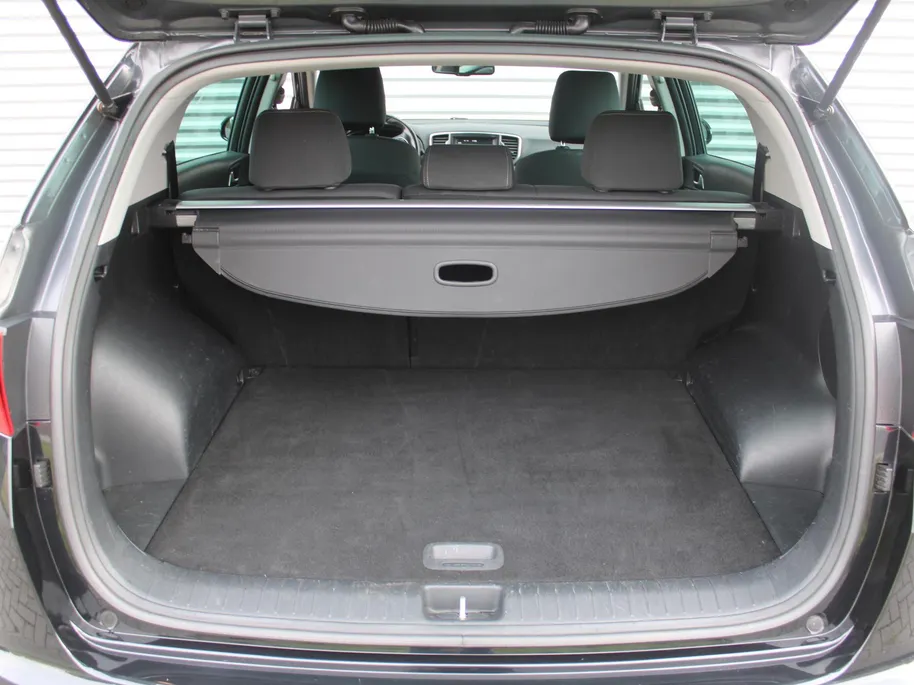 Kia Sportage 1.6 GDI First Edition | Trekhaak | 17' LM | Clima | Cruise | Navi | Camera | Parkeersensor achter |