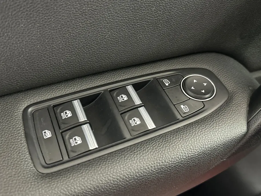 Renault Captur 1.6 E-Tech PHEV 160 Intens | Groot Scherm + Navigatie | Parkeercamera | Cruise Control