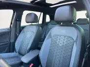 Volkswagen Tiguan 1.4 TSI eHybrid R-Line Business *Navi*360Camera*Schuif/kanteldak*Climate Control*Stoelverwarming*Adapt. Cruise Control*HUD*Elekt. Achterklep*NL Auto*1ste eigenaar!