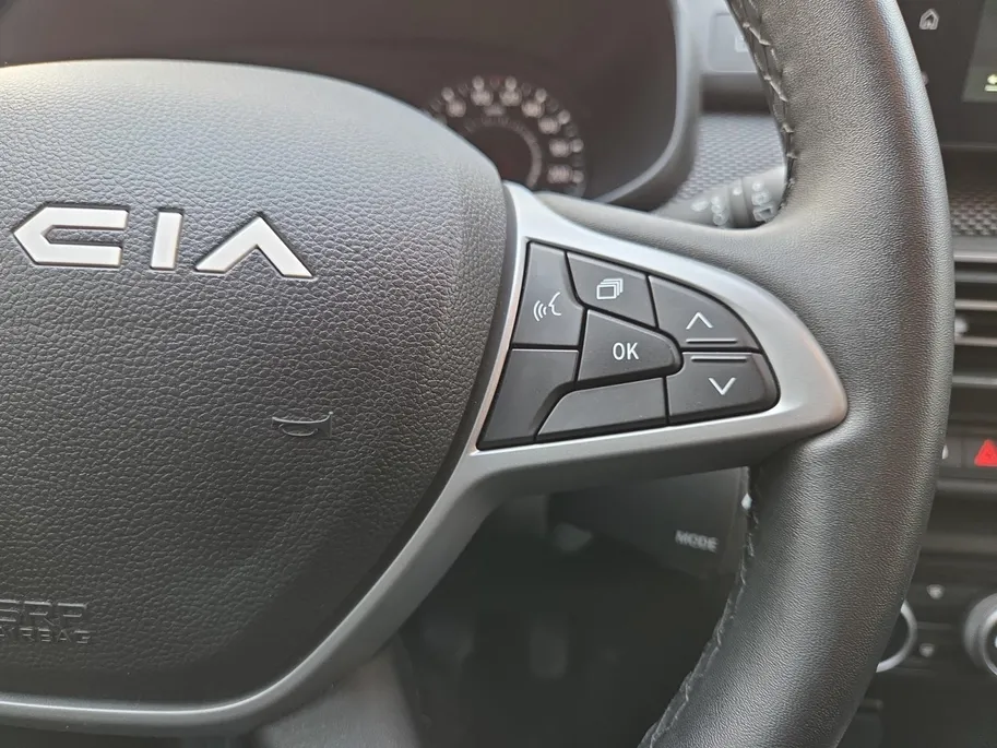 Dacia Sandero 1.0 TCe 90 Journey | Camera | Apple Carplay & Android Auto | Climate & Cruise Control *