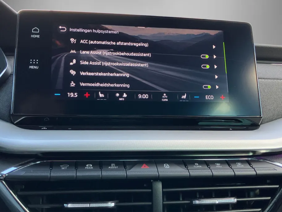 Škoda Octavia Combi 1.4TSI iV PHEV 150kW/204PK Sportline Business · Apple/Android Car Play · Stoelverwarming · Navigatie · Camera + Parkeersensoren · Dodehoeksensoren ·