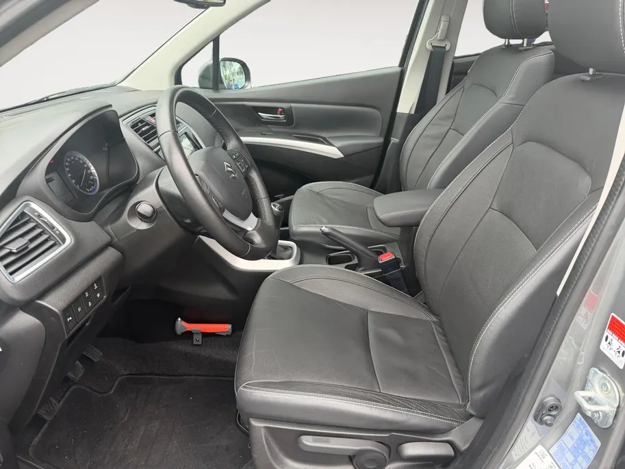 Suzuki S-Cross 1.0 Boosterjet Stijl | Clima / adapt. cruise control | Navigatie | Camera | Subwoofer |