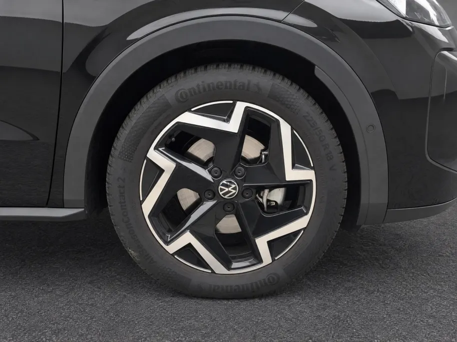Volkswagen T-Roc 1.5 eTSI 150pk DSG R-Line First Edition · Camera · Apple/Android Car Play · Elek. Achterklep · Matrix LED · Stoel-& Stuurverwarming · 18'' Inch ·