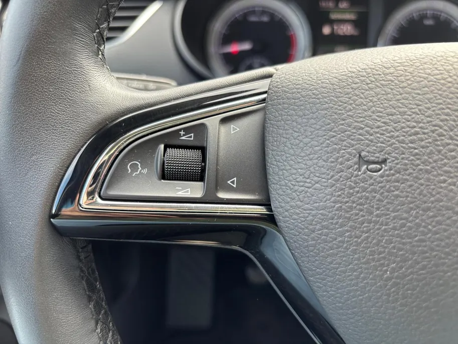 Škoda Octavia Combi 1.0 TSI Greentech Business Edition Plus | Weinig kilometers! | Afneembare Trekhaak | Achteruitrijcamera | Apple Carplay/Android Auto | Climate Control | 12 maanden garantie! |
