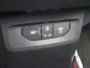 Kia EV6 Air 84 kWh | Stuur-/stoelverwarming | Camera | Cruise adapt. | Telefoonlader | Clima | Navi | 19' LM | LED | Apple Carplay/Android Auto |