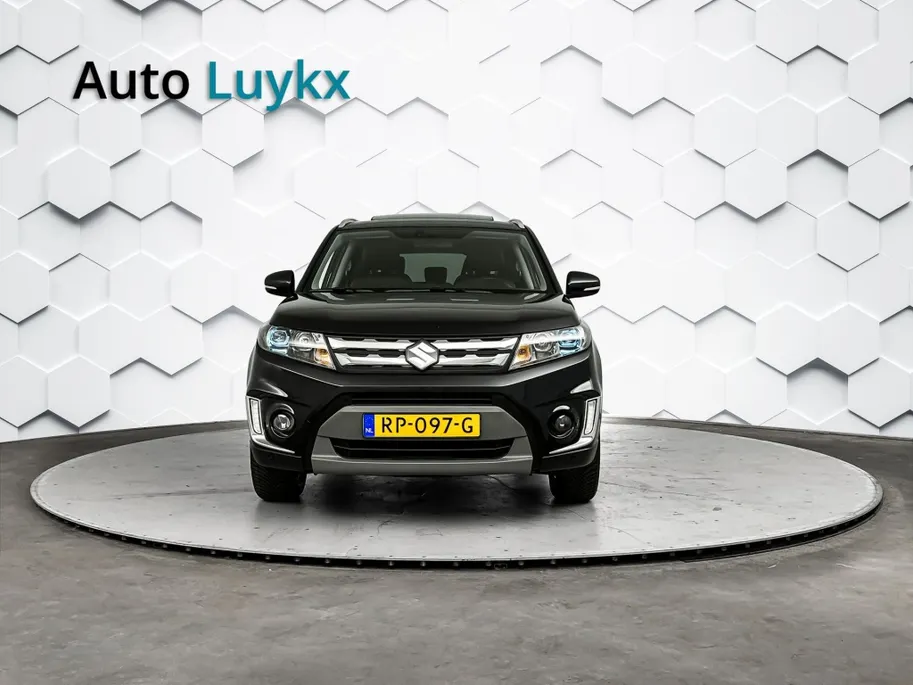 Suzuki Vitara 1.6 High Executive | Panoramadak | Adaptieve Cruise Control | Trekhaak
