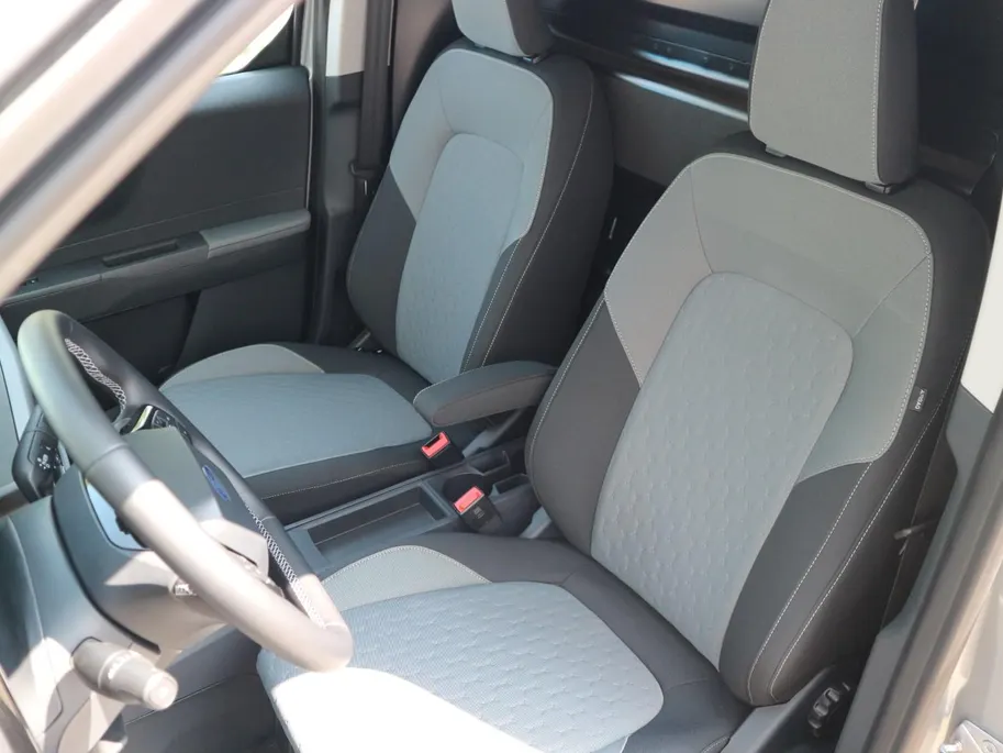 Ford E-Transit Courier Limited 44 kWh | TREKHAAK | NAVI | WINTERPACK |