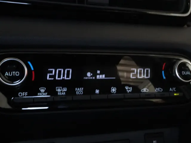 Toyota Yaris Hybrid 130 Executiv | Stoelverwarming | Modeljaarvoordeel €3.500