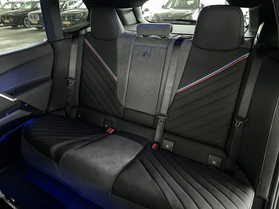 BMW iX xDrive45 101 kWh