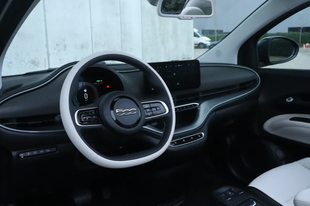 Fiat 500C La Prima by Bocelli 42 kWh | JBL | Winter | Camera | 17′