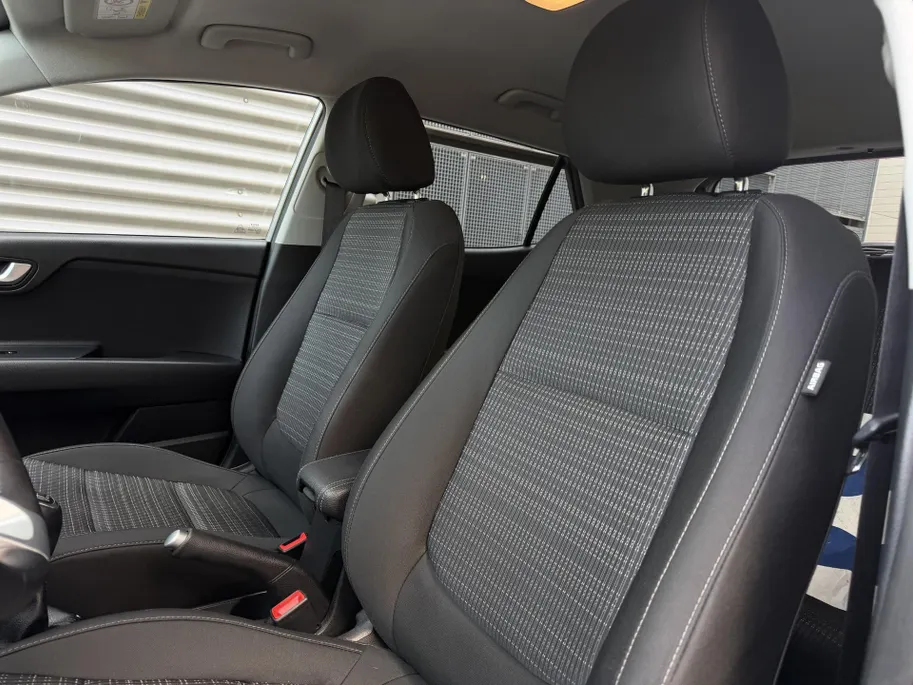 Kia Stonic 1.0 T-GDi MHEV DynamicPlusLine | Apple Carplay / Android Auto | Navigatiesysteem | Stoel + Stuurverwarming | Licht + Regensensor | Parkeersensoren + Camera Achter | Cruise Control | 16' Lichtmetalen Velgen