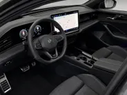 Volkswagen Passat Variant 1.5eHybrid 200kW/272PK R-Line Black Style · Panoramadak · Leder · Trekhaak · 360°Camera · Garantie t/m 24-08-2030 of 100000km.