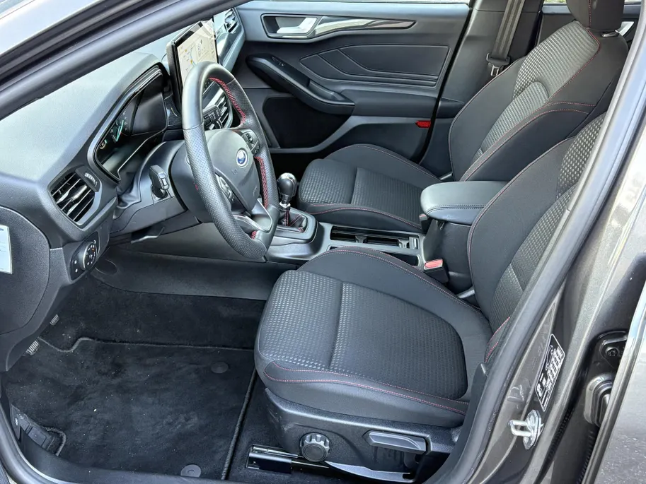Ford Focus Wagon 1.0 EcoBoost Hybrid ST Line