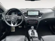 Kia XCeed 1.6 GDi PHEV ExecutiveLine | Trekhaak Afneembaar + 13-Polige Stekker | Apple Carplay / Android Auto | Navigatiesysteem | Stoelverwarming + Stoelkoeling | Stuurverwarming | Elektrisch Verstelbare Voorstoelen | Bestuurdersstoel Met geheugen | Elektrisch bed
