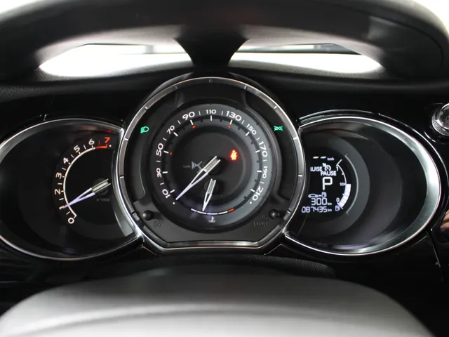 DS DS 3 1.2 PureTech Connected Chic Automaat Cruise Control | Climate Control | 4 Seizoenen Banden