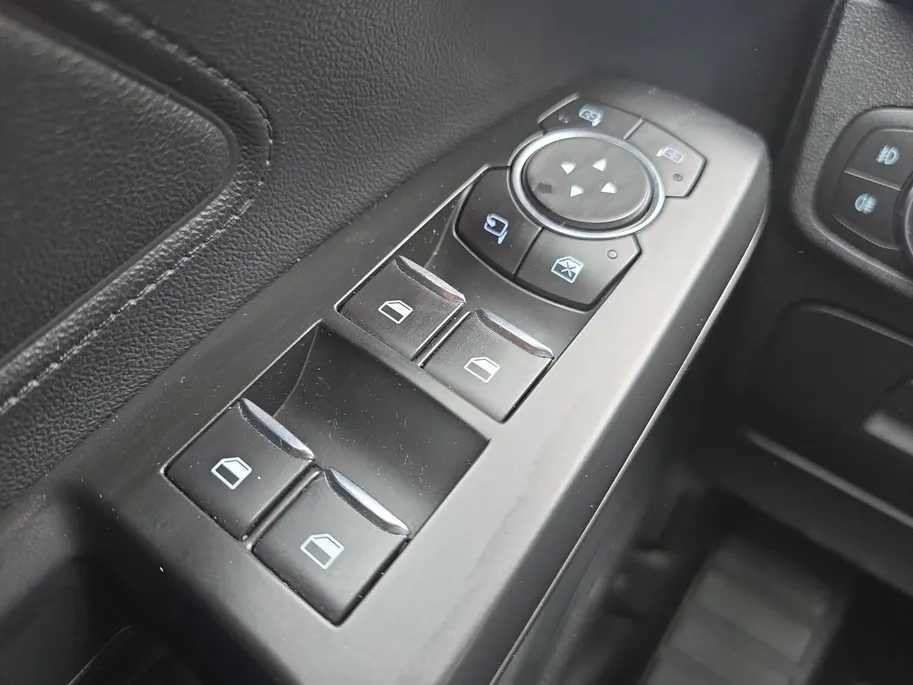 Ford Focus Wagon 2.3 EcoBoost ST-3 | Performance Pack | Panoramadak | Trekhaak | Winter Pack | Achteruitrijcamera | Adapt. Cruise Control | 12 maanden garantie! |