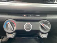 Kia Rio 1.0 T-GDi MHEV DynamicLine | Airco | AppleCarPlay Android Auto | 16 inch LM velgen | Parkeercamera | Cruise control | Lineassist |