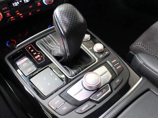Audi A6 Avant 1.8 TFSI S-Line Sport Panoramadak | Stoelverwarming | DAB | Navigatie | Inklapbare buitenspiegels