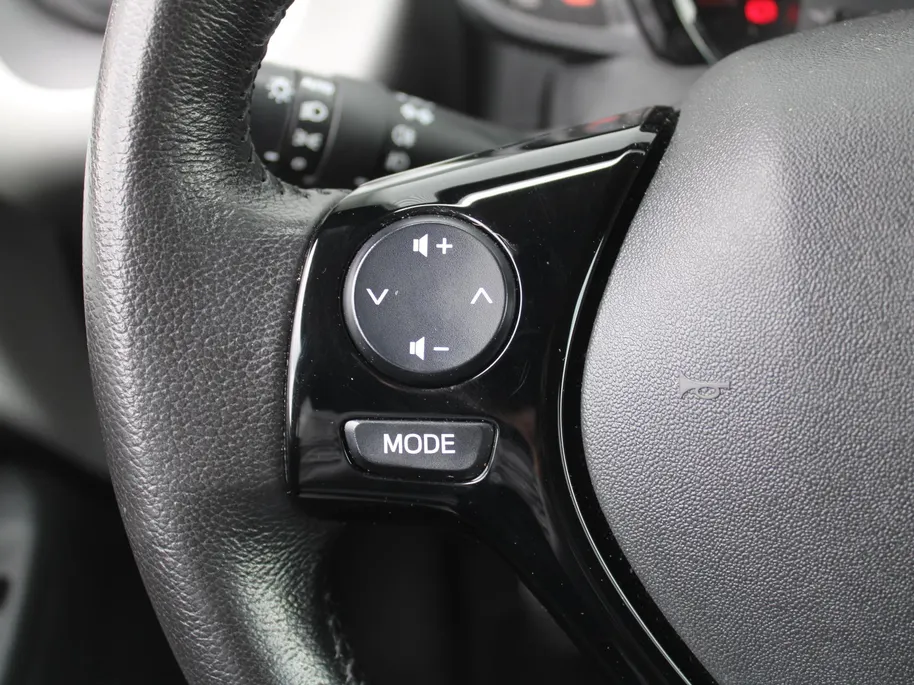 Peugeot 108 1.0 e-VTi Allure TOP! | Elek. vouwdak | Camera | Keyless | 15'' LM Velgen | Clima | Navi | Cruise |