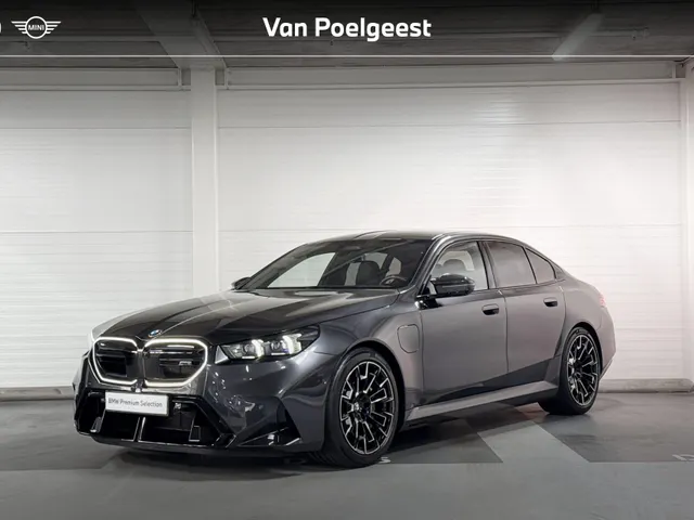 BMW M5 Sedan