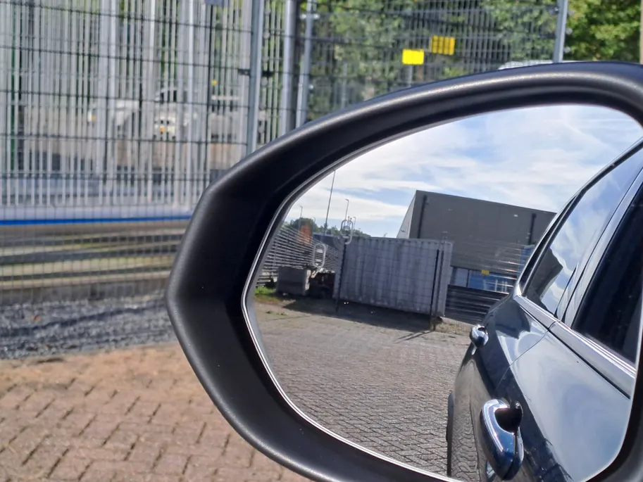 Lynk & Co 01 1.5 PHEV | SOH 97,3% | Automaat | Camera | Navigatie | Climate Control | Trekhaak afneembaar | Apple Carplay/Android Auto | DAB | Keyless entry | Keyless start | Stoel verw.