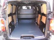 Toyota ProAce Worker 1.6 D-4D Professional | Trekhaak | Imperiaal | Zijwandbekleding | Betonplex vloer | PDC | Clima | Navi | 16' LM | All seasons |