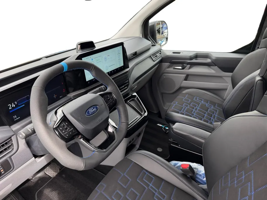 Ford E-Transit Custom 340 L2H1 MS-RT 71 kWh Dubbel Cabine | Nieuw te bestellen | Prijs excl. BTW / Incl. kosten Rijklaarmaken | 278km WLTP Rijbereik | Trekhaak | Adaptieve koplampen | Adaptieve Cruise Control | BLIS | 360 Graden Camera | Dubbele Zijschuifdeuren