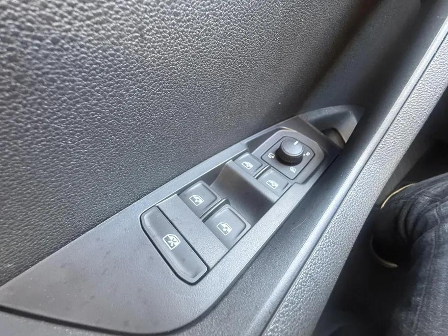 Škoda Karoq 1.5 TSI ACT Business Edition | Automaat | Apple Carplay/Android Auto | Parkeersensoren V+A | Climate Control | Cruise Control | DAB | Stuurbediening