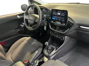 Ford Fiesta 1.0 EcoBoost Hybrid Titanium | Apple Carplay / Android Auto | Stoel + Stuurverwarming | Cruise Control | Parkeersensoren Achter | Lichtsensor | Climate Control | Verwarmbare Voorruit