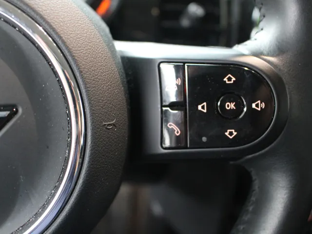 MINI 5-Deurs 1.5 Cooper Camden Edition Automaat | Navigatie | PDC | Cruise Control