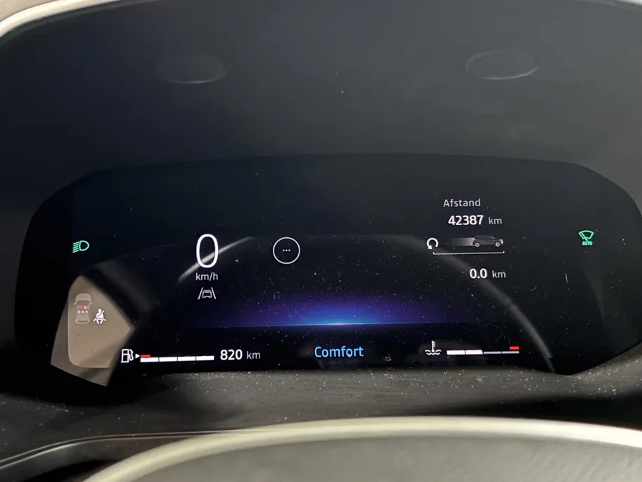 Renault Captur 90PK TCe Techno | Pack Winter | Navi | Climate Control | Camera | Parkeersensoren | Apple CarPlay/Android Auto | Lichtmetalen Velgen | Full LED | Armsteun | Digital Cockpit |