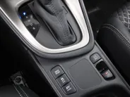 Mazda 2 Hybrid 1.5 Select | 16' LM | Stoel- & stuurverwarming | HUD | Camera | Dodehoek sensor |