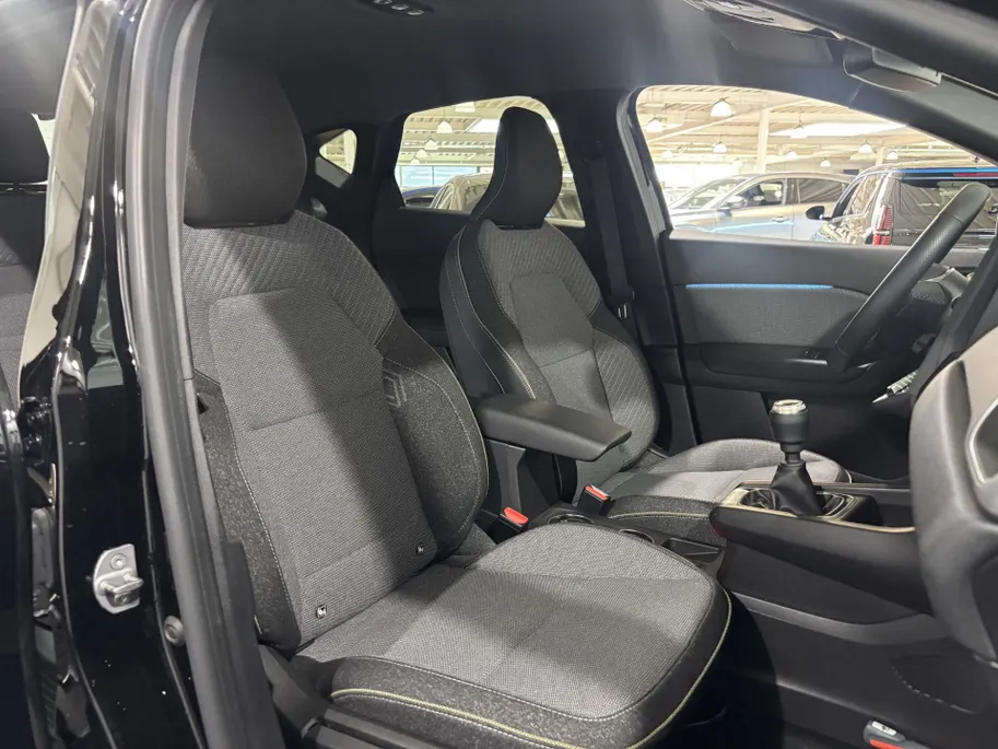 Renault Captur 90PK TCe Techno | Pack Winter | Navi | Climate Control | Camera | Parkeersensoren | Apple CarPlay/Android Auto | Lichtmetalen Velgen | Full LED | Armsteun | Digital Cockpit |