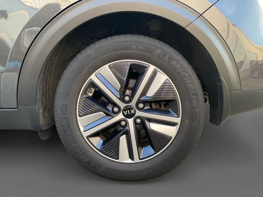 Kia Niro 1.6 GDi PHEV DynamicLine Climate control | Trekhaak | Navigatie | Camera | LM velgen | Stoel,- en stuurverwarming | Elek. best. stoel |
