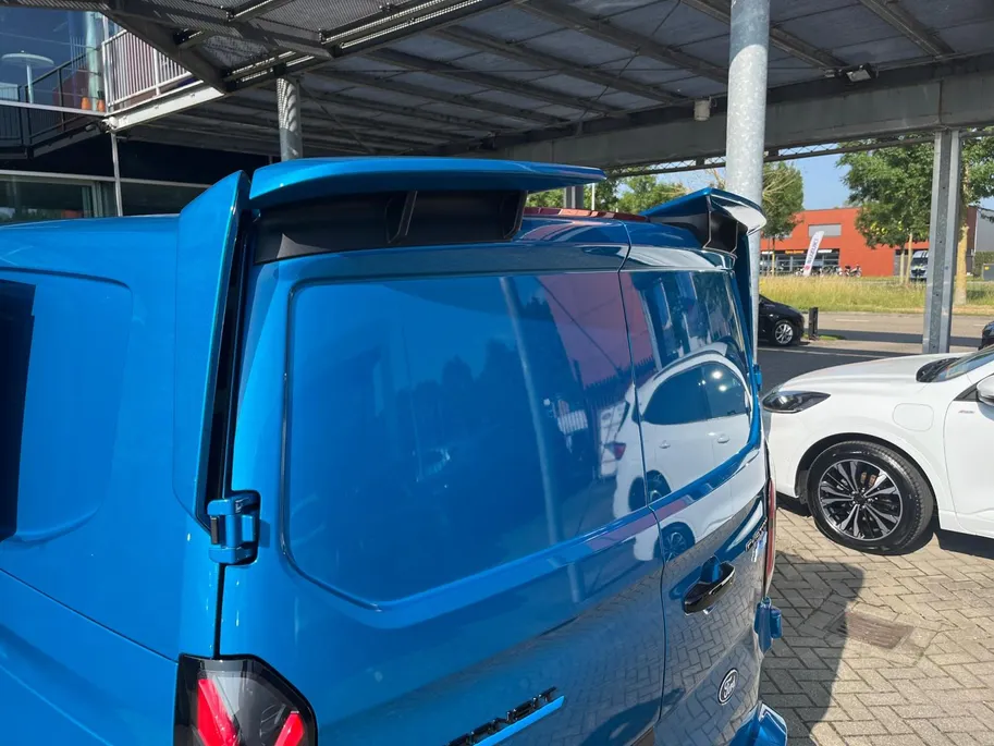 Ford E-Transit Custom 320 L2H1 MS/RT 71 kWh Dubbele Cabine 286 pk | NIEUW TE BESTELLEN | MS/RT Sports Pack | 19' LM velgen | Achterspoiler | Lederen bekleding - Financial Lease - 0,99% rente
