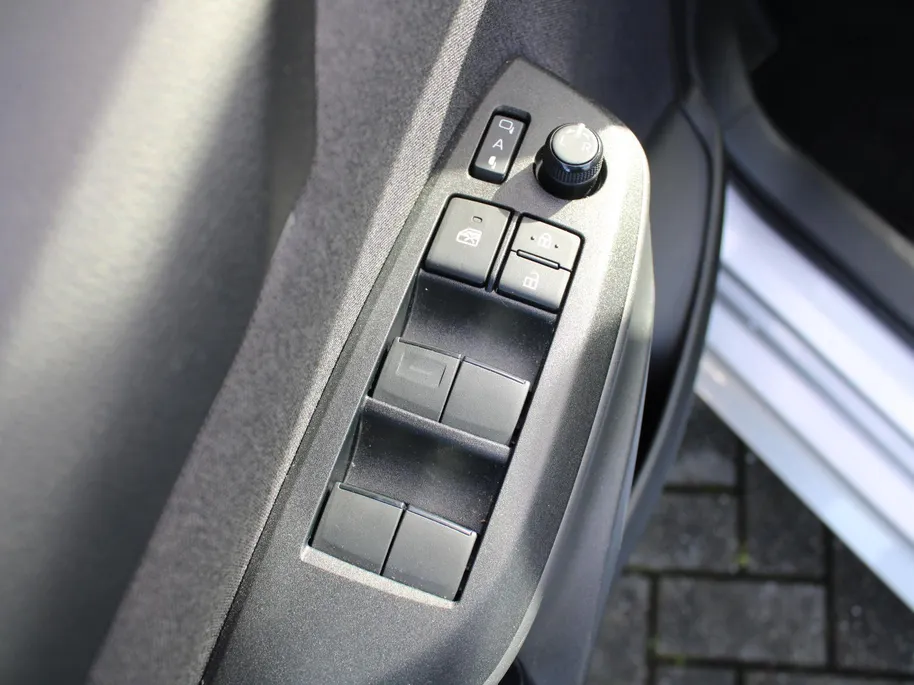Mazda 2 Hybrid 1.5 Agile | Airco | Cruise | Stoelverwarming | 15' LM | Comfort pakket |