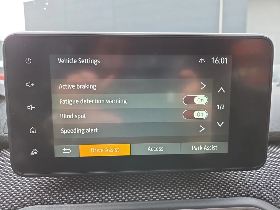Dacia Sandero 1.0 TCe 90 Journey | Camera | Apple Carplay & Android Auto | Climate & Cruise Control *