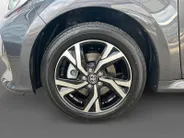 Toyota Yaris 1.5 Hybrid Dynamic | Nieuw | Apple Carplay/Android Auto | hill hold functie | airco (automatisch) | achteruitrijcamera | buitenspiegels verwarmbaar |