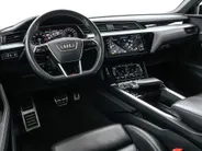 Audi Q8 Sportback e-tron 55 408pk Quattro S Edition 115 kWh · SOH 95,1% · Panoramadak · Luchtvering · 360 Camera · Elek. Voorstoelen ·