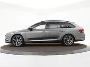 Škoda Superb Combi 1.4 TSI iV 218pk DSG Sportline Business · Panoramadak · 360 Camera · Inklap. Trekhaak · Matrix LED · Canton Audio · Elek. Stoelen + Geheugen ·