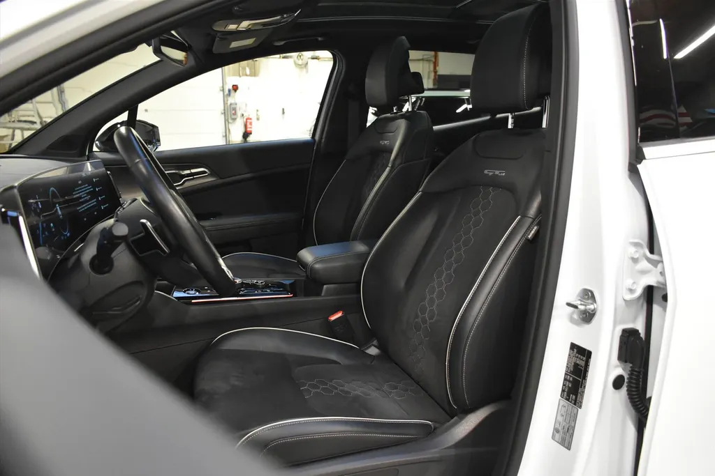 Kia Sportage 1.6 T-GDi 230pk Hybrid AT6 GT-Line. Weinig km!